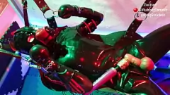 Jouer Rubber Gimp in Sling subit un tourment intense en CBT, en Assplay et après l'orgasme