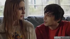 Redare Adolescentul păros, Laney Grey, este fuzionat în trei tabu