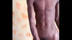 Afspelen Mandigo Stud's enorme lul op volledige weergave