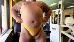 Play Muscle Bear Grandpa Unleashes Fat Cock in the Gym