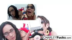 Oynat Esmer lezbiyen porno charley chase & friend go dildo cam ve oral seks ile vahşi