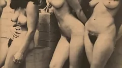 Oynat Vintage orgy: bol miktarda oral seks ile kıllı bir grup seks deneyimi