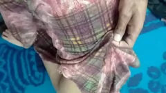 Jouer Caldo indiano bhabi desi chut chudai: esperienza sesso indiano intenso con giovane bellezza