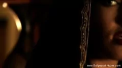 تشغيل اختبر الجاذبية الساحرة للراقصين الآسيويين في عرض التعري الجذاب في بوليوود