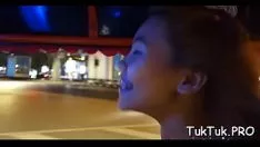 Afspelen Aziatische dame zuigt een gumshoe in