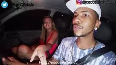 Reproducir Relación amistosa y sexo en el coche