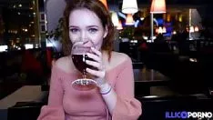 Oynat Sheily, 18 as et satrot, yaklaşık aksan;cie sa premi&esculpture;re sodomie