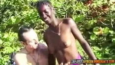 Abspielen Strauchtramps in retrospektiver afrikanischer, selbstgebrauter Volksbeherrschung