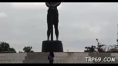 Reproduzir Olivia morena incomum e escassamente eficaz faz uma ferramenta ao redor chupar e foder