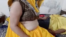 Jouer अवनी की चुत के लिए मजे ससुर ने उसके बॉयफ्रेंड के जाने के बाद