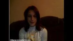 Reproduzir Adolescente russo chupa bananeira na webcam, easynucleus