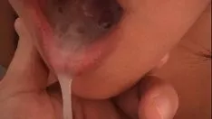 Jouer Renatinha enchendo a boca de porra quentinha.mod