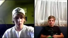 Reproduzir Webcam com campeões 21